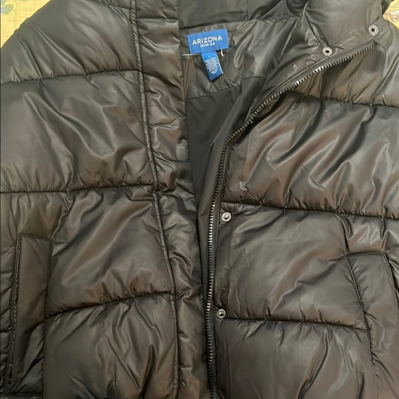 Black Cropped Puffer Jacket - Picture 3 of 3